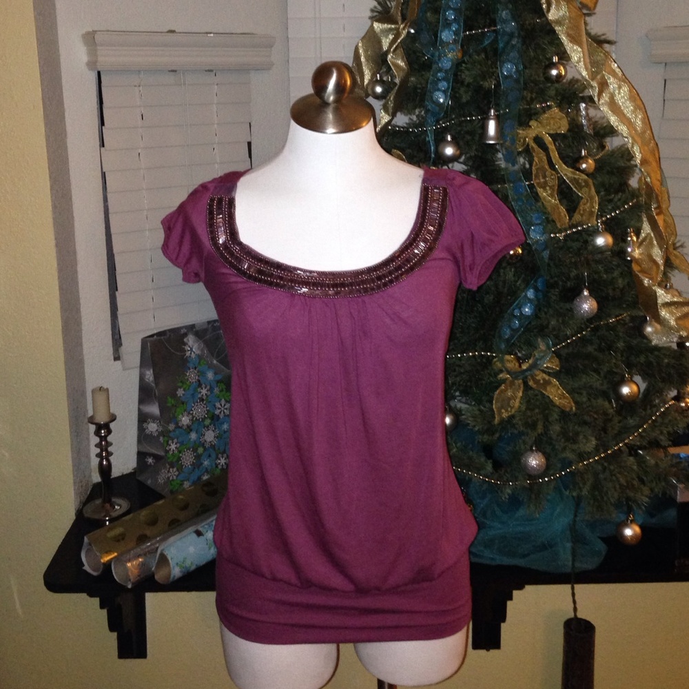 Soft burgundy short sleeve beaded shirt!